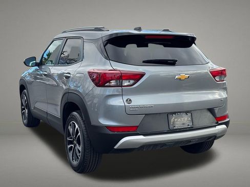 Used 2025 Chevrolet TrailBlazer LT image 3