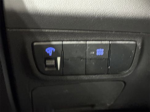 Used 2014 Hyundai Veloster RE:FLEX Edition image 17