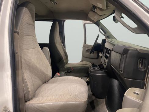 Used 2016 Chevrolet Express 3500 LT w/ LT Preferred Equipment Group image 10