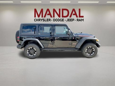 Used 2025 Jeep Wrangler Unlimited Rubicon AWD/4WD image 4
