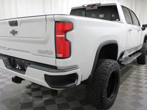 Used 2024 Chevrolet Silverado 2500 High Country w/ Technology Package AWD/4WD image 35