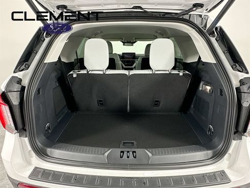New 2026 Ford Explorer Platinum w/ LUX Leather Package AWD/4WD image 10