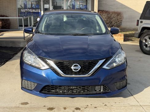 Used 2019 Nissan Sentra SV image 2