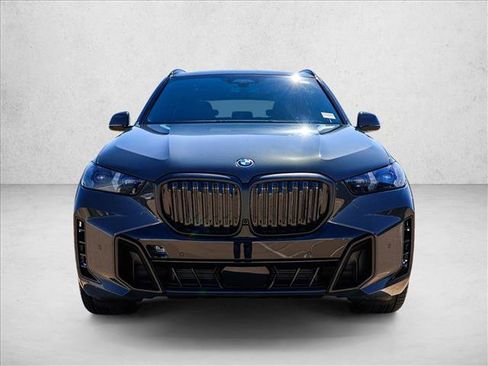 New 2026 BMW X5 xDrive50e image 2