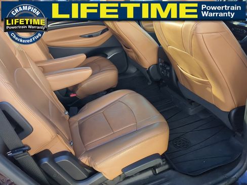 Used 2019 Buick Enclave Essence image 5