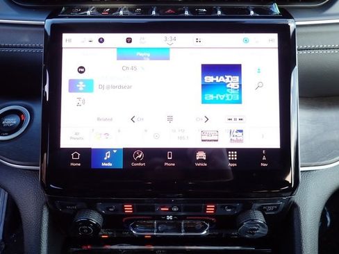 New 2025 Jeep Grand Cherokee Limited w/ Black Appearance Package image 21