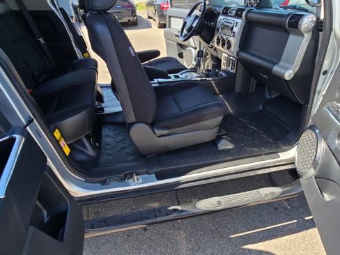 Used 2007 Toyota FJ Cruiser 4WD image 48