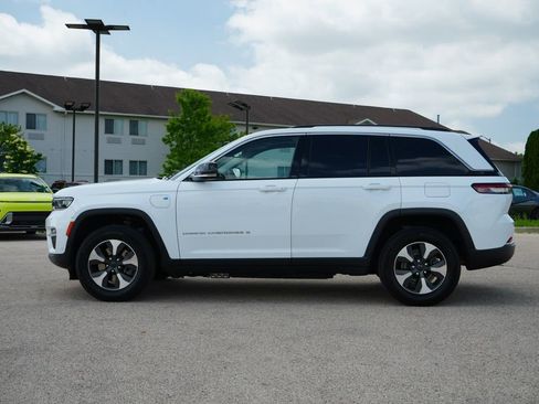 Used 2022 Jeep Grand Cherokee Limited 4xe w/ Luxury Tech Group II AWD/4WD image 4
