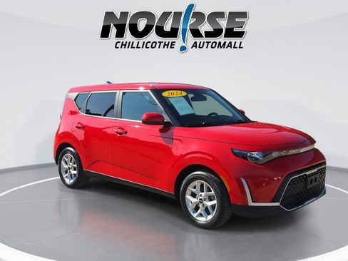 Used 2024 Kia Soul LX w/ Option Group 015 FWD image 2