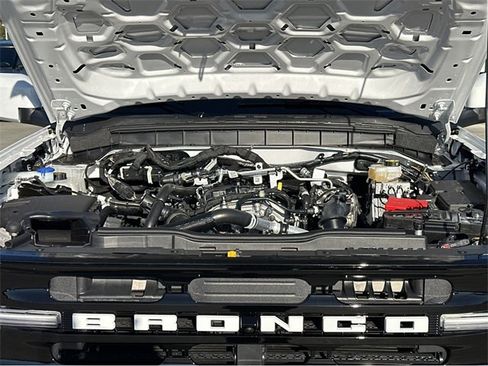 New 2025 Ford Bronco Outer Banks w/ Sasquatch Package image 42