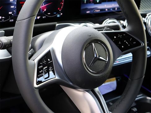 New 2025 Mercedes-Benz GLB 250 4MATIC image 20