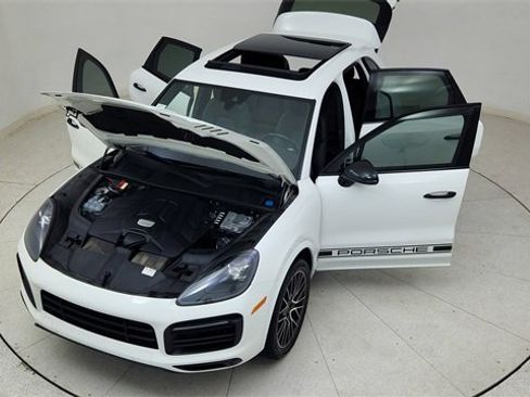 Used 2021 Porsche Cayenne Base image 83