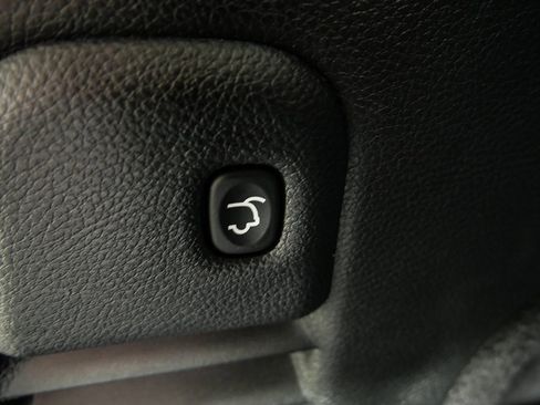 Used 2020 Jeep Grand Cherokee Limited X image 33