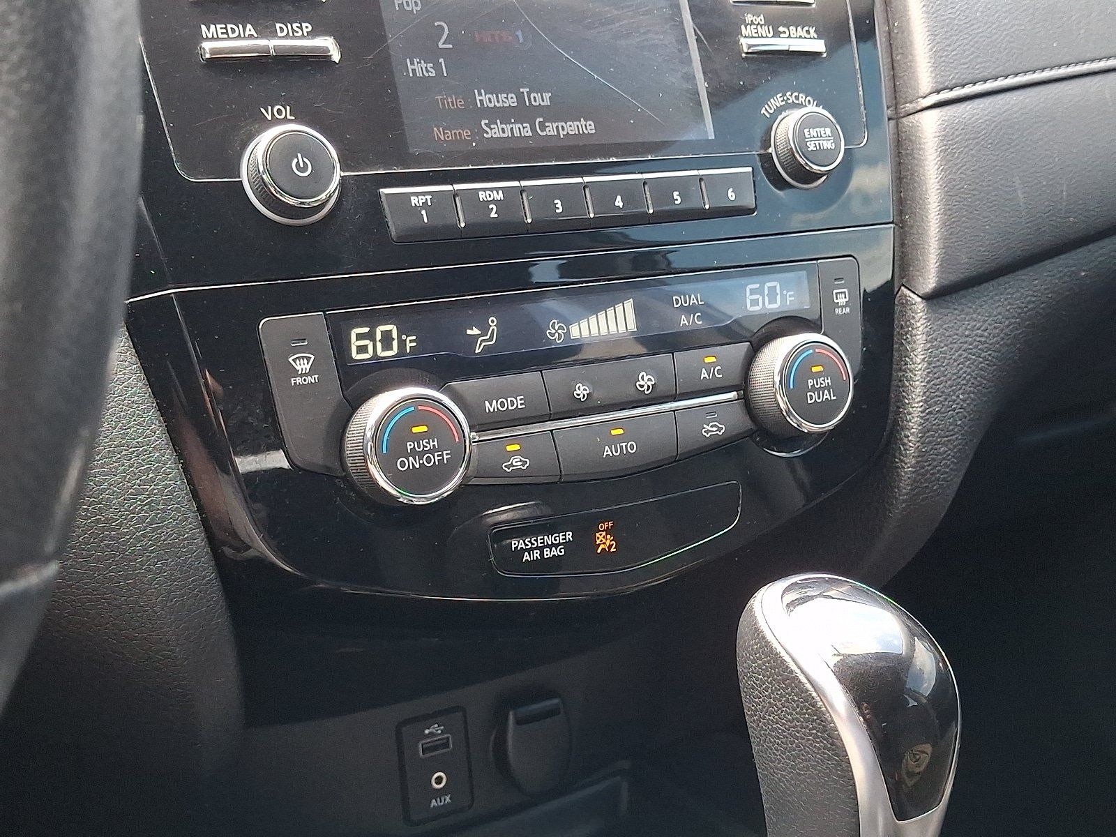 Used 2017 Nissan Rogue SV w/ Midnight Edition AWD/4WD image 16