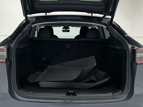 Used 2023 Tesla Model Y Long Range image 41