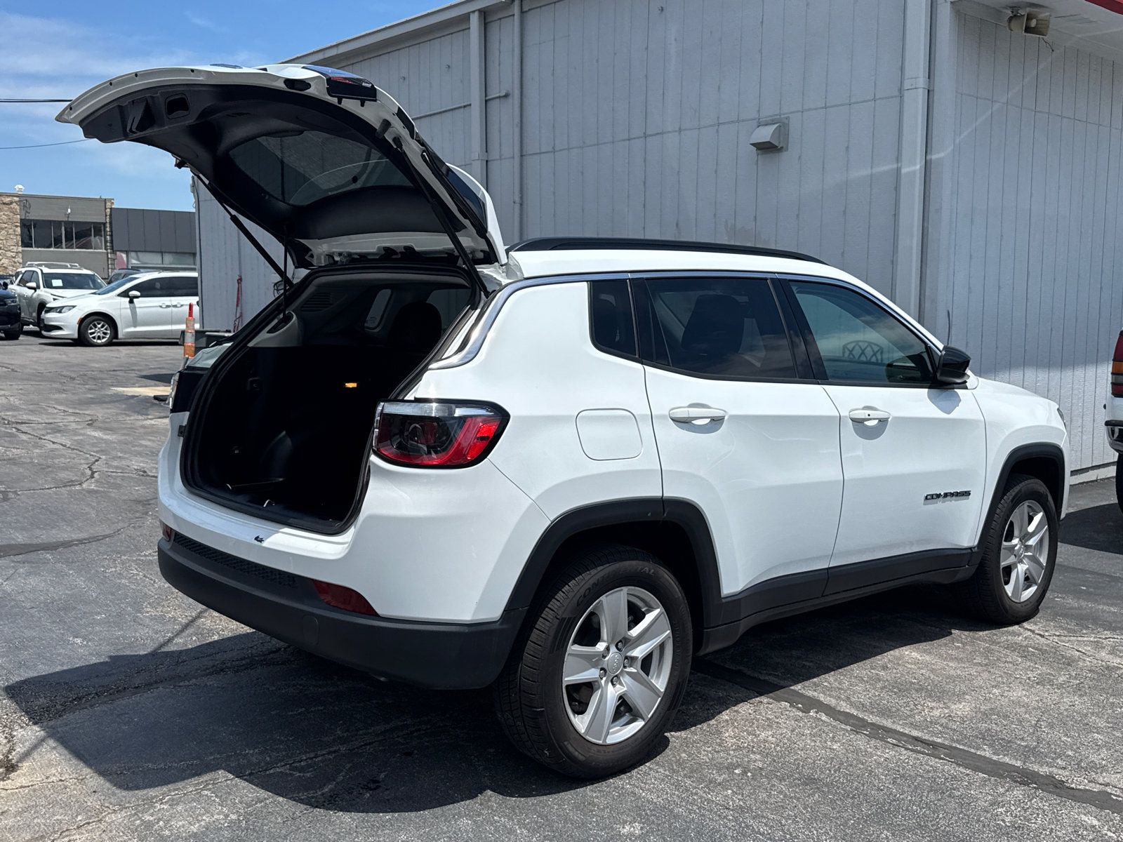 Used 2022 Jeep Compass Latitude w/ Convenience Group AWD/4WD image 18