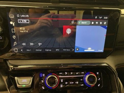 Used 2025 GMC Sierra 2500 AT4 w/ AT4 Premium Plus Package AWD/4WD image 19