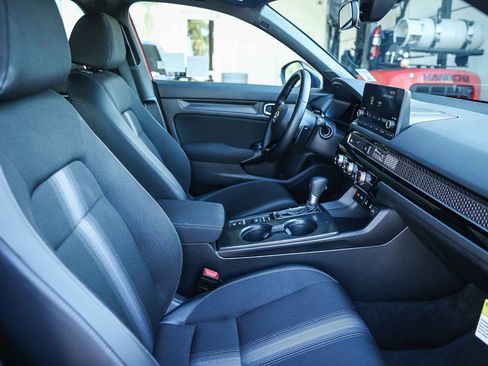 Certified 2025 Honda Civic Sport image 22
