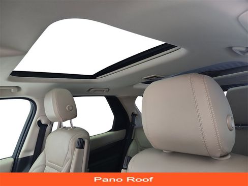 Used 2017 Land Rover Discovery HSE image 12