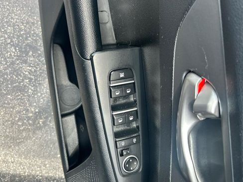 Used 2019 Kia Forte LXS FWD image 8