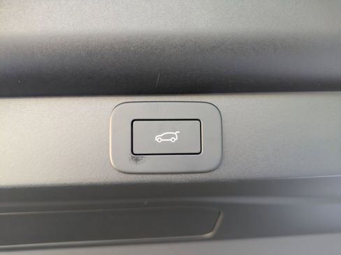 New 2026 Land Rover Range Rover SV image 14