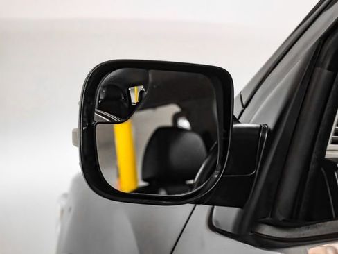 Used 2019 Nissan Titan PRO-4X image 38