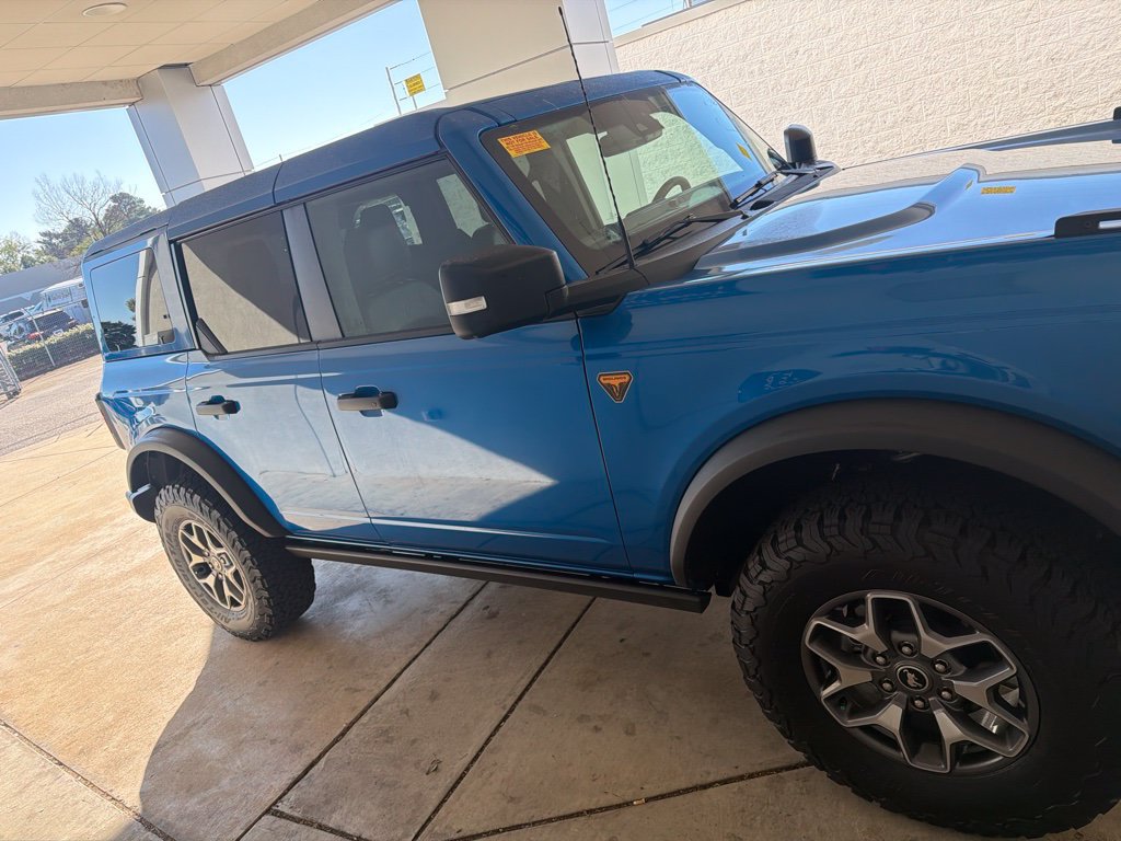 Used 2025 Ford Bronco Badlands AWD/4WD image 4