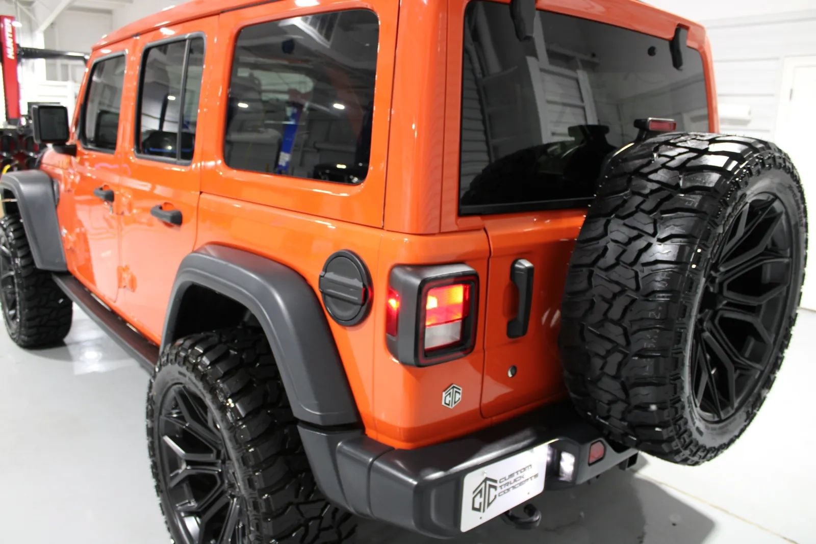 Used 2020 Jeep Wrangler Unlimited Sport S w/ Sun And Sound Package AWD/4WD image 16