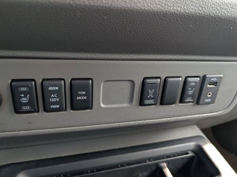 Used 2016 Nissan NV 3500 SL image 12