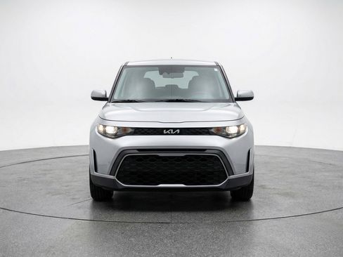 Used 2025 Kia Soul LX w/ LX Technology Package image 2