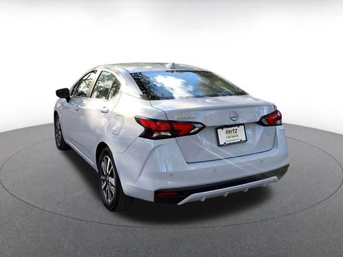 Used 2025 Nissan Versa SV image 5