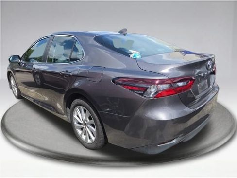 Used 2021 Toyota Camry LE FWD image 9