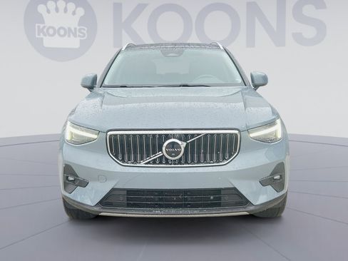 Certified 2023 Volvo XC40 B5 Ultimate w/ Protection Package Premier image 11