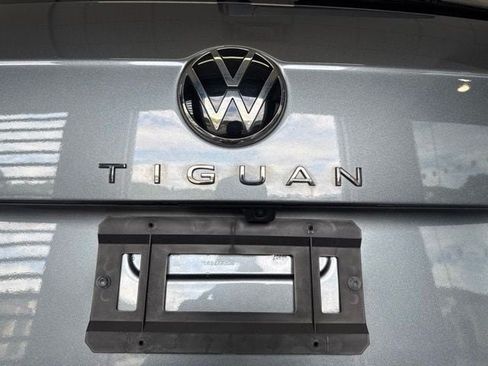 Used 2024 Volkswagen Tiguan SE R-Line AWD/4WD image 19