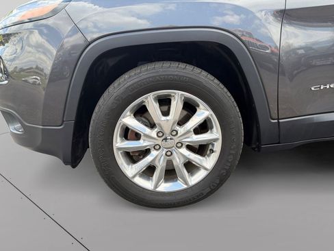 Used 2015 Jeep Cherokee Limited w/ Trailer Tow Group AWD/4WD image 9