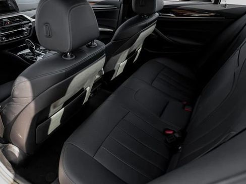 Used 2023 BMW 530e RWD image 46