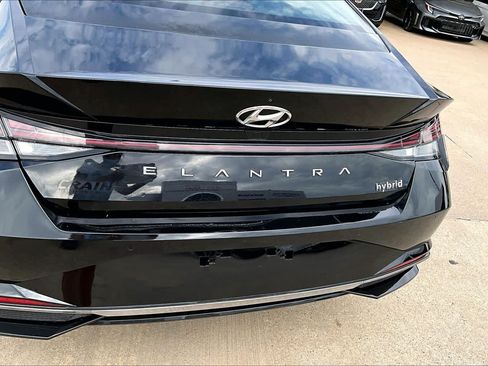 Used 2021 Hyundai Elantra Limited w/ Cargo Package FWD image 25