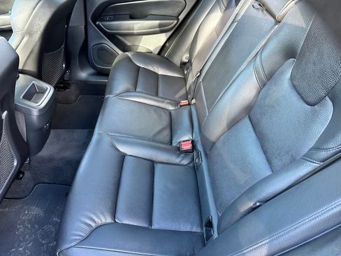 Used 2025 Volvo XC60 B5 Plus image 11