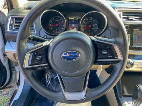 Used 2018 Subaru Outback 2.5i AWD/4WD image 13