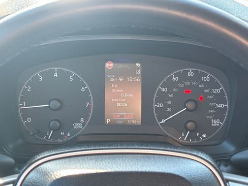 Used 2024 Toyota Corolla Cross LE image 17