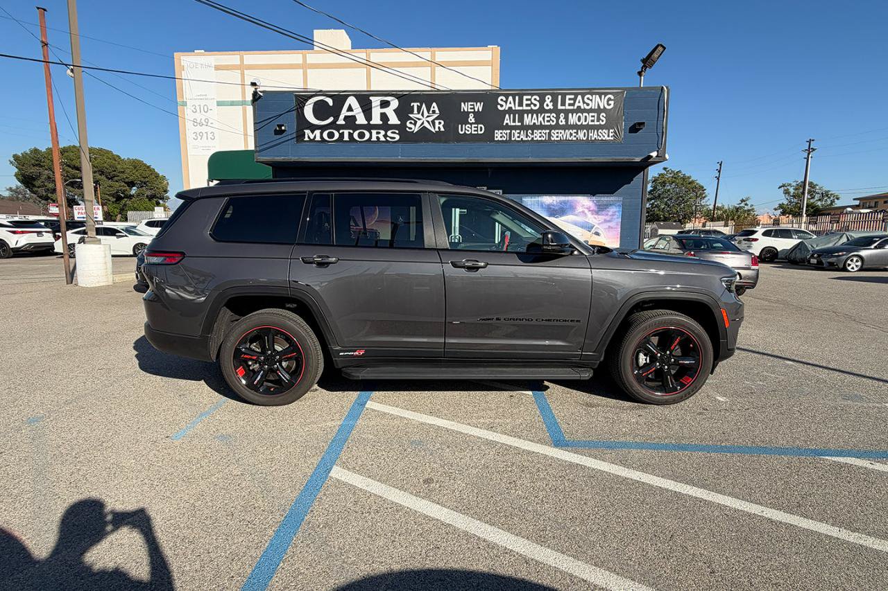 Used 2025 Jeep Grand Cherokee L Altitude AWD/4WD image 5