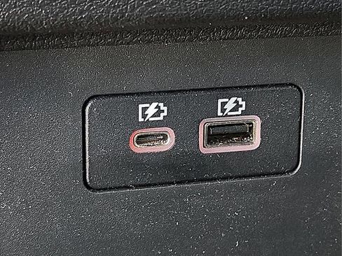 Used 2024 Nissan Frontier Pro-X image 16