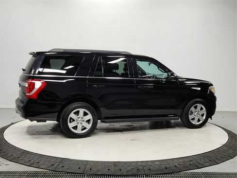 Used 2018 Ford Expedition XLT w/ Equipment Group 201A image 8