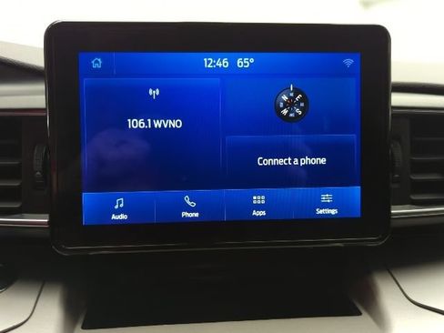 Used 2023 Ford Explorer XLT AWD/4WD image 13
