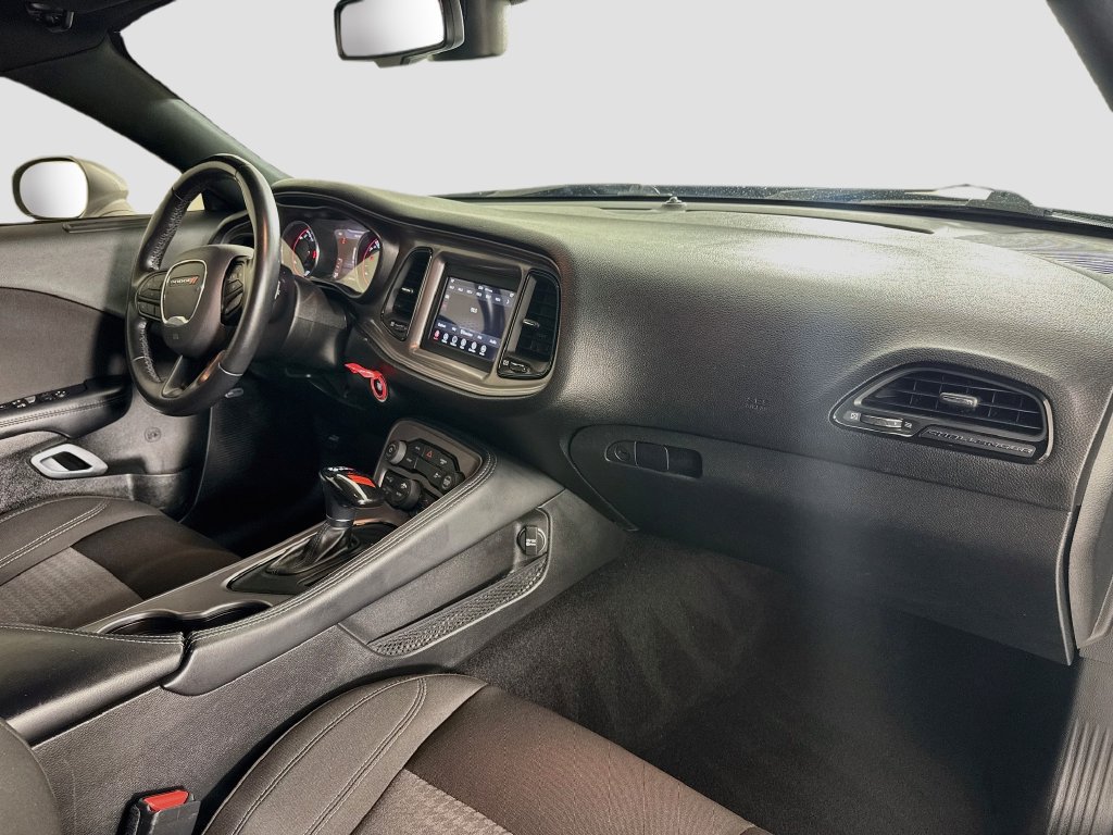 Used 2023 Dodge Challenger SXT RWD image 29