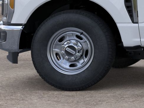 New 2026 Ford F250 XL w/ XL Chrome Package RWD image 19
