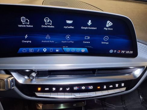 Certified 2026 Cadillac Lyriq Luxury RWD image 4