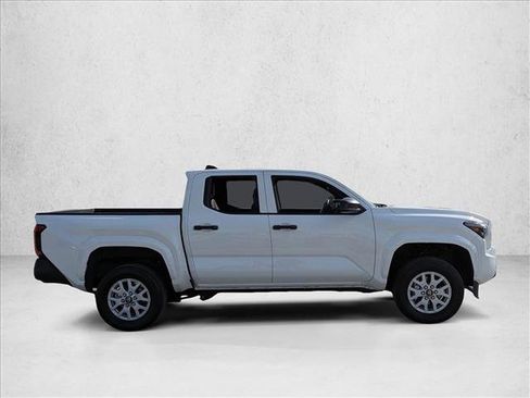 Certified 2024 Toyota Tacoma SR image 5