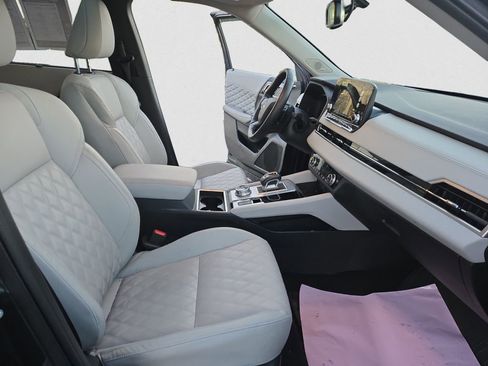 Used 2024 Mitsubishi Outlander SEL image 17