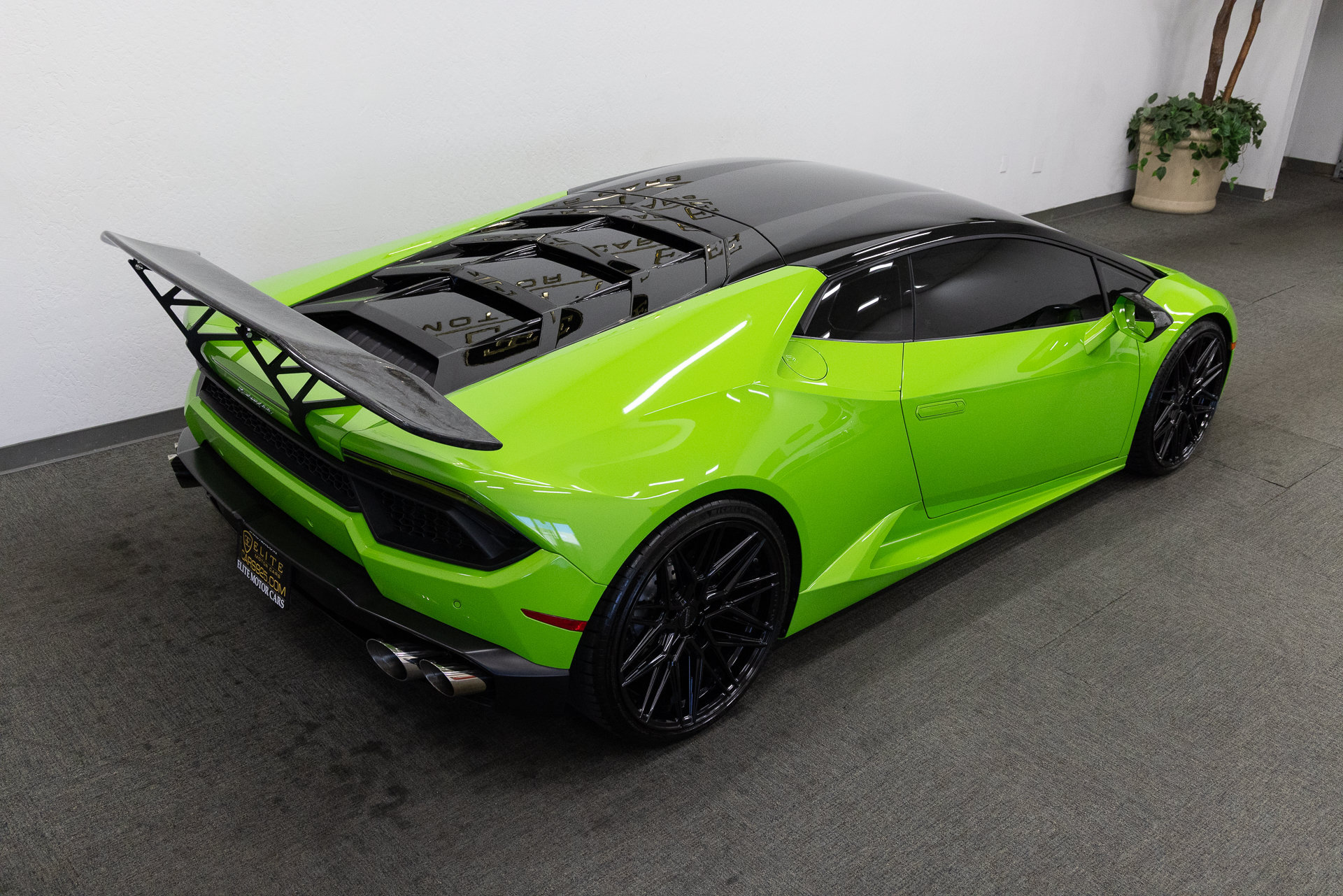 Used 2018 Lamborghini Huracan LP 580-2 RWD image 23